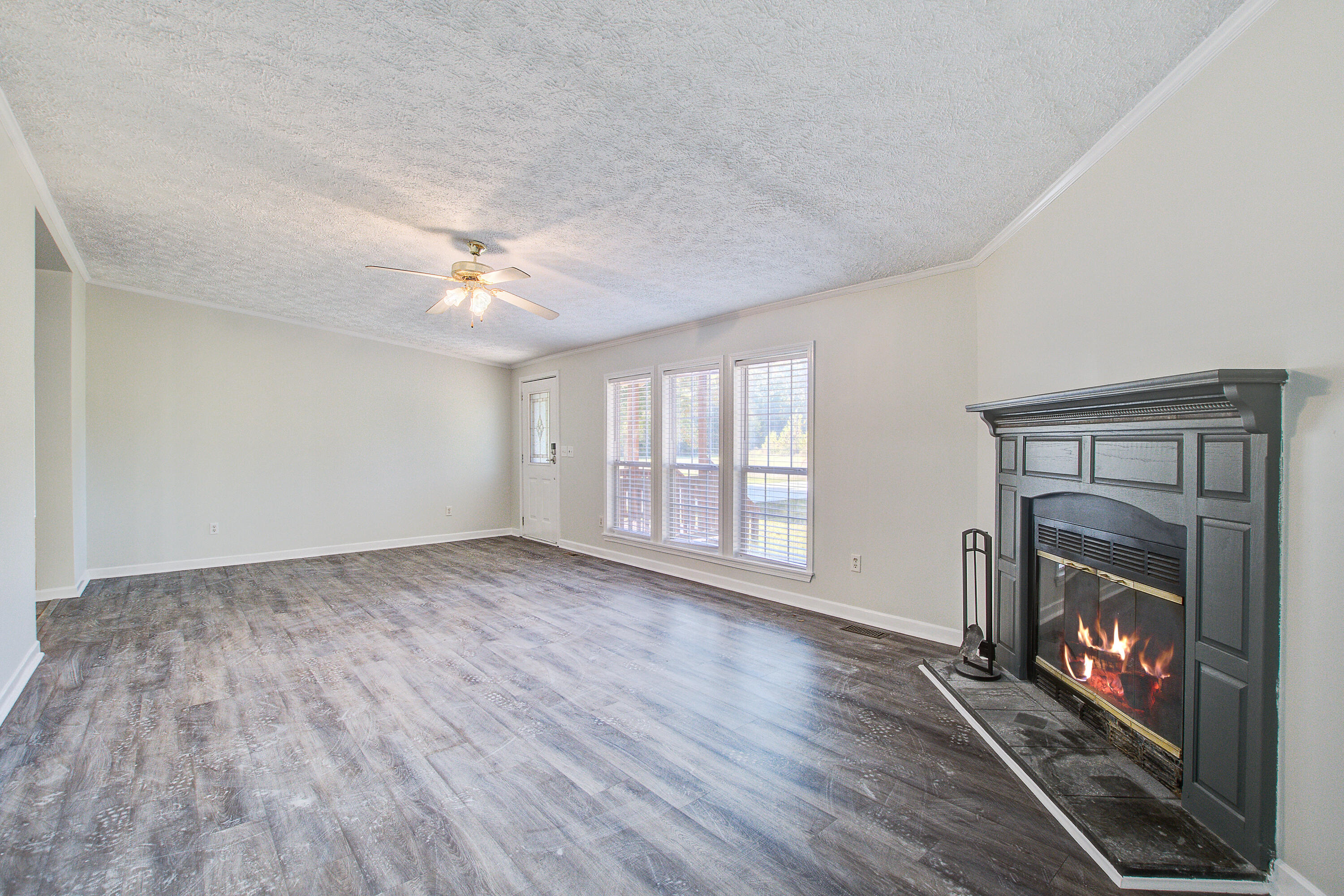 111 County Rd S-18-765 Summerville, SC 29483 - Photo 7 of 31 111 (8)