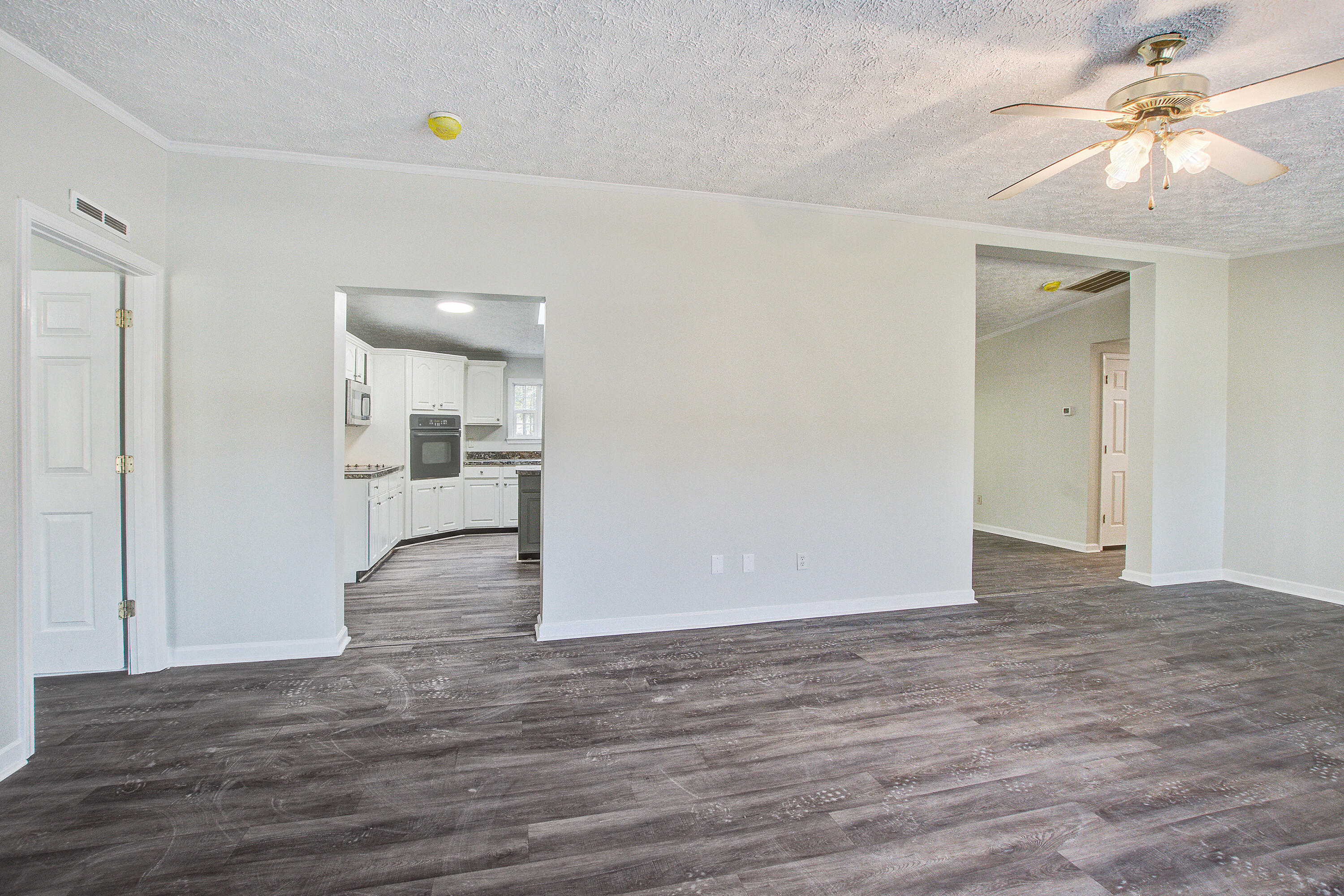 111 County Rd S-18-765 Summerville, SC 29483 - Photo 8 of 31 111 (9)