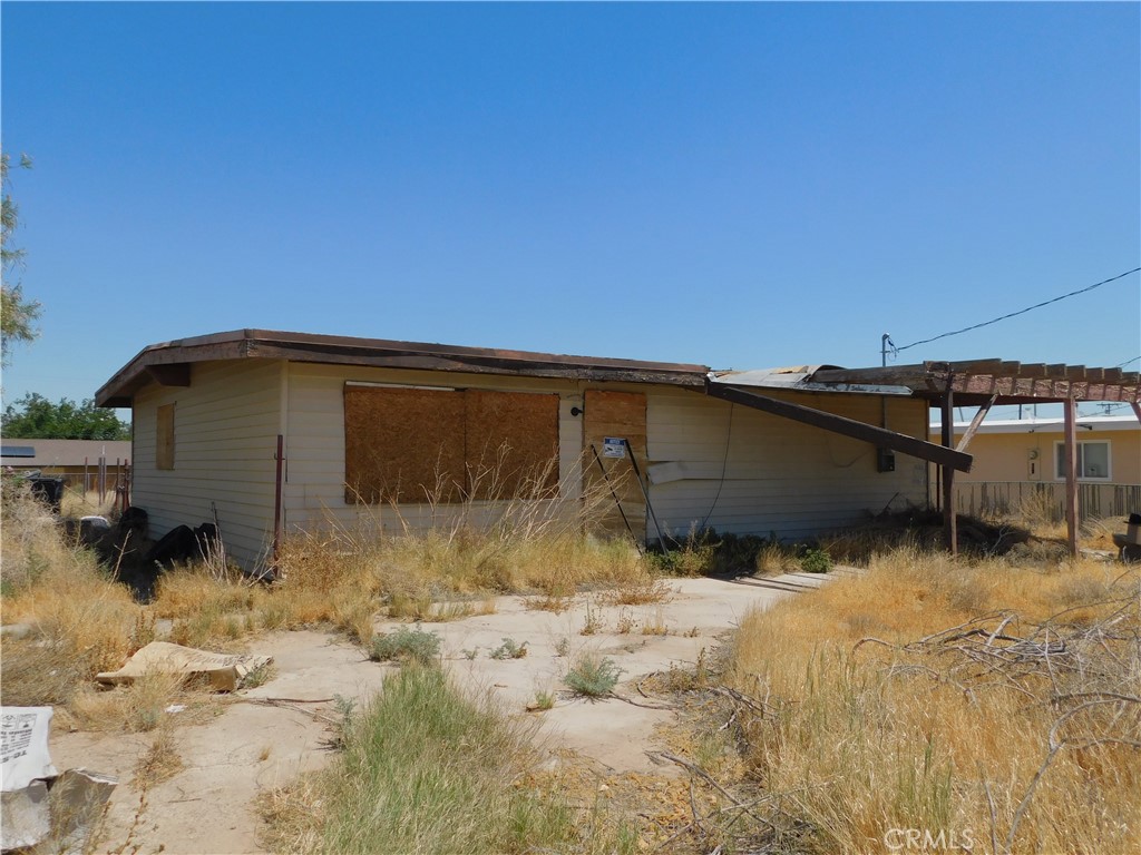 25372 Jade Road Barstow, CA 92311 - Photo 3 of 28