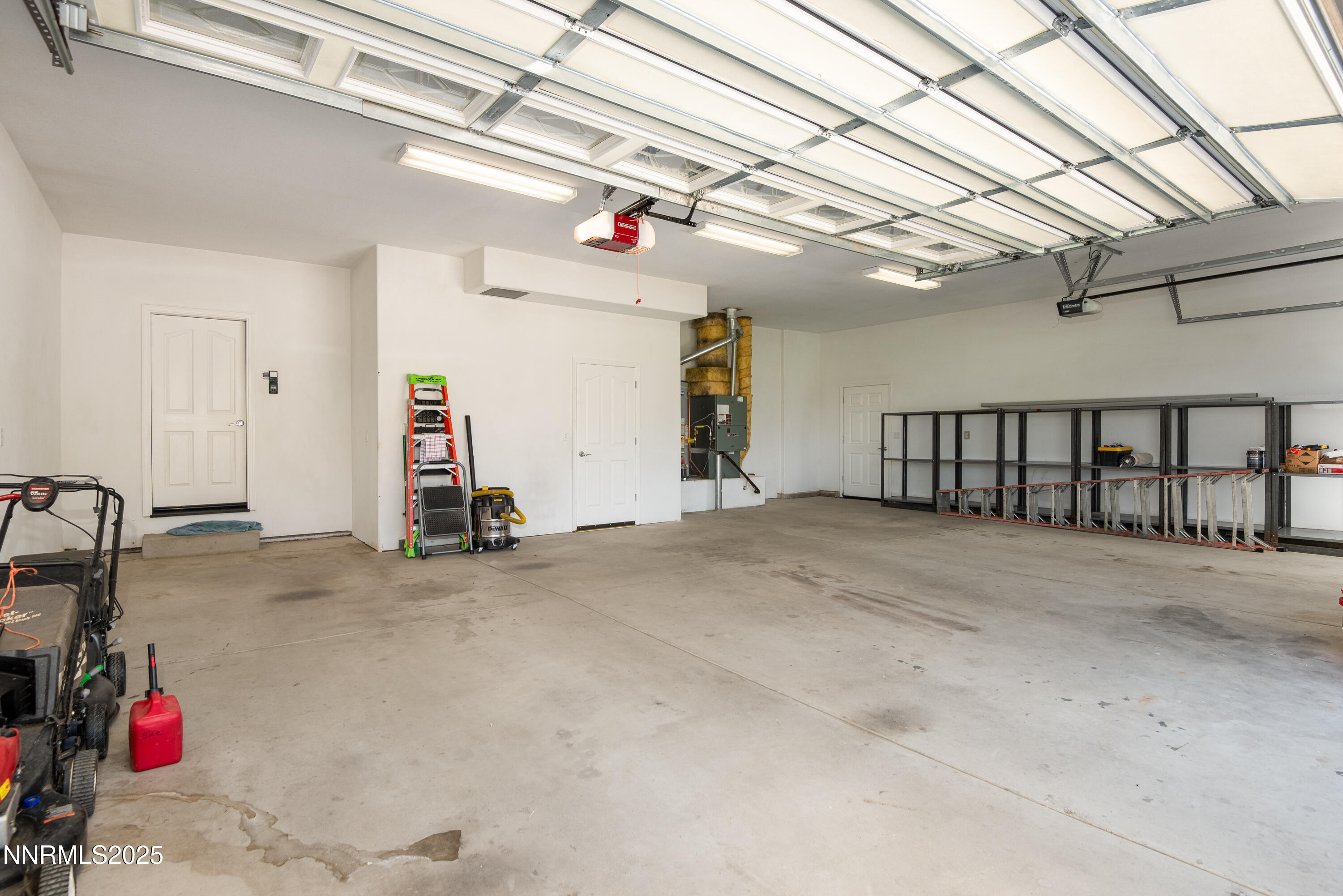 544 Upper Colony Road Wellington, NV 89444 - Photo 26 of 47 a view of a garage