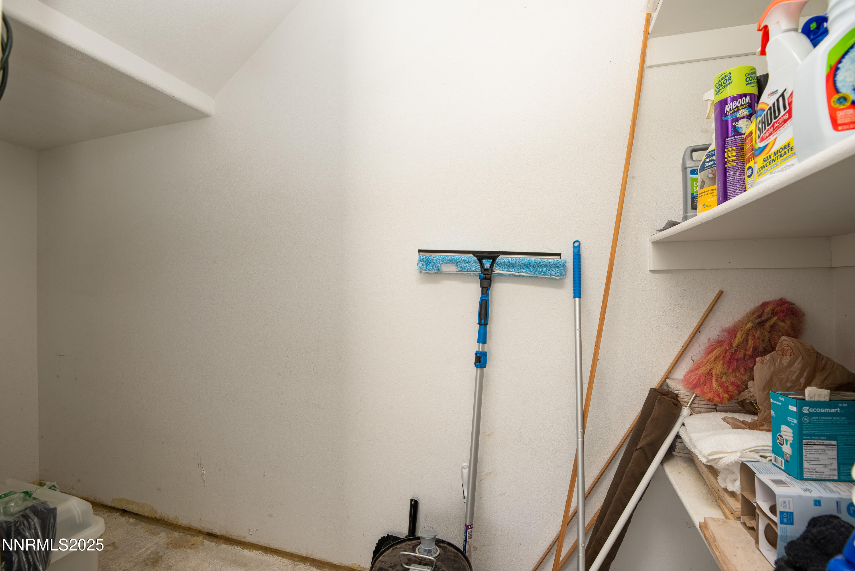 544 Upper Colony Road Wellington, NV 89444 - Photo 27 of 47 a view of stairs