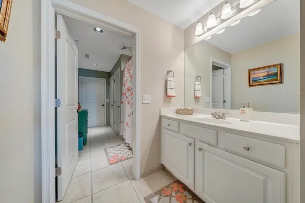 $895,000 | 100 Bridgewater Pointe Place, Unit 403, Moneta, VA 24121