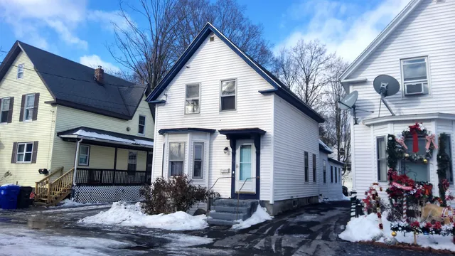 $334,900 | 87 Parker Street, Manchester, NH 03102