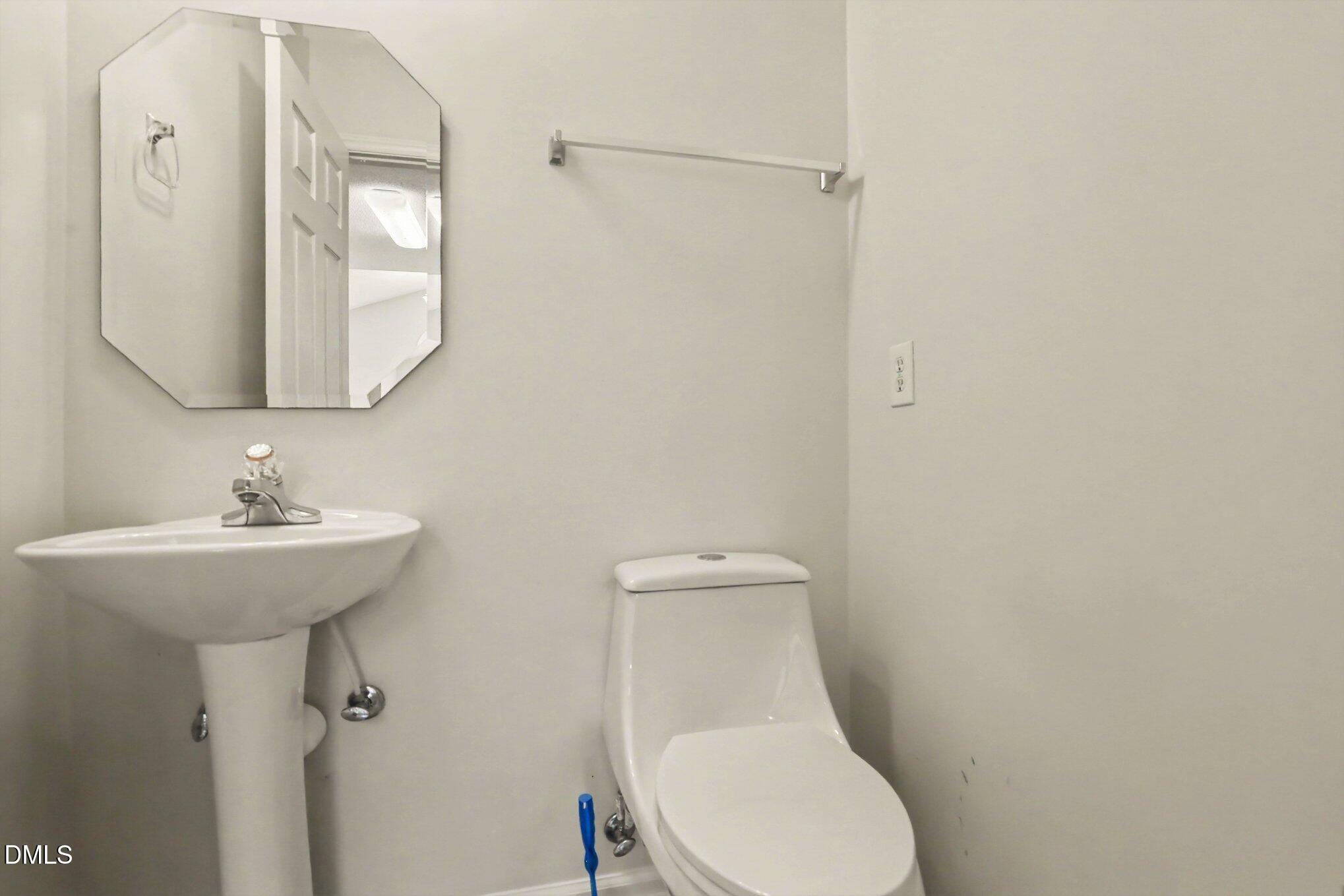 122 Vanore Road West End, NC 27376 - Photo 26 of 31 026_file_4811