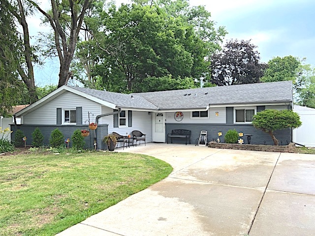 534 White Oak Road Bolingbrook, IL 60440 - Photo 1 of 13