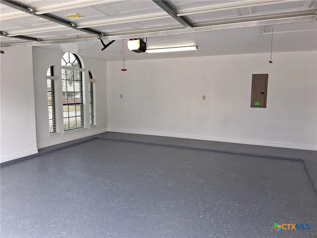 a view of a livingroom with closet