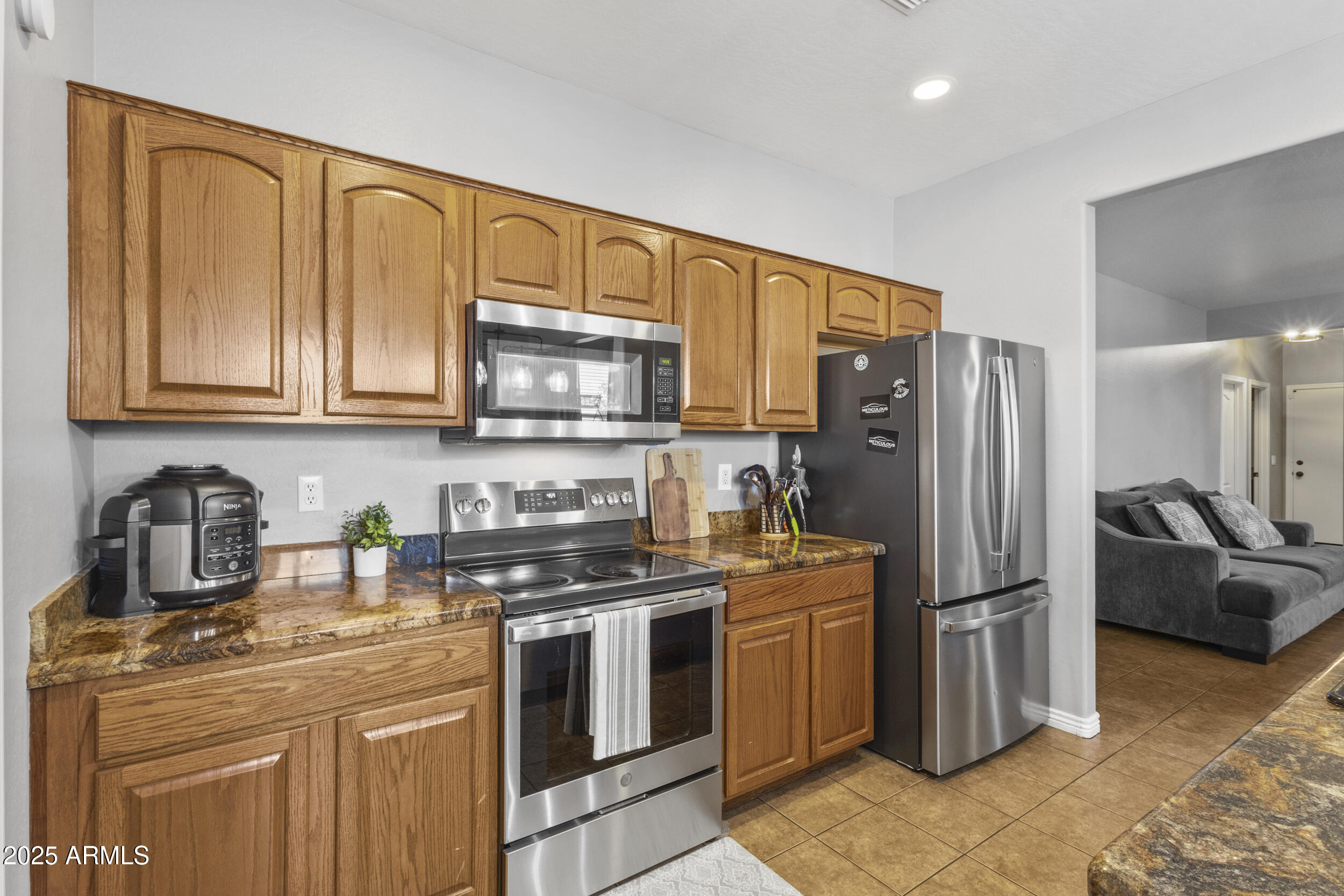 7305 West Darrel Road Laveen, AZ 85339 - Photo 10 of 26 Stainless appliances
