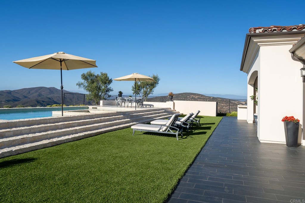 8082 El Cielo Rancho Santa Fe, CA 92067 - Photo 15 of 33