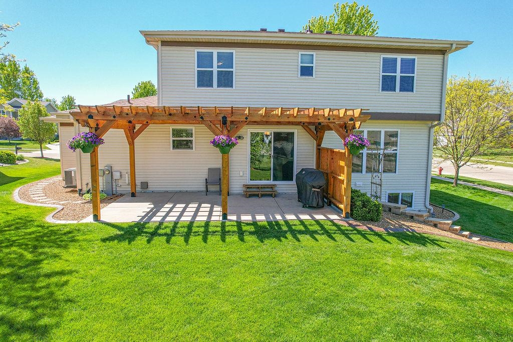 897 Sumac Street Oregon, WI 53575 - Photo 5 of 50