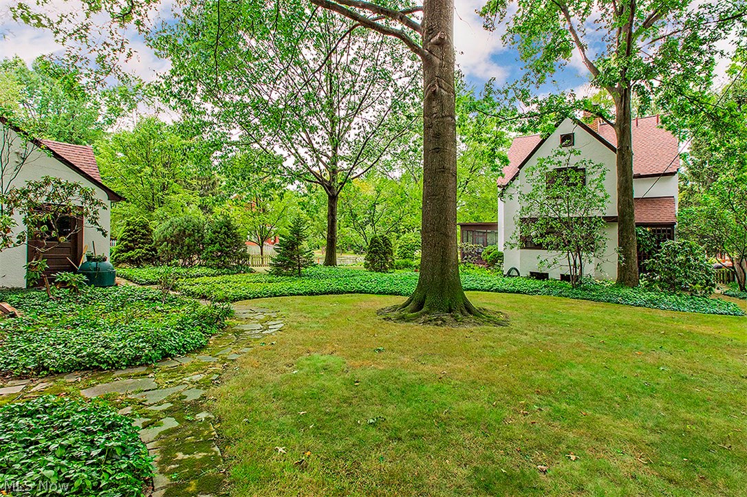 2848 Coleridge Road Cleveland, OH 44118 - Photo 22 of 24