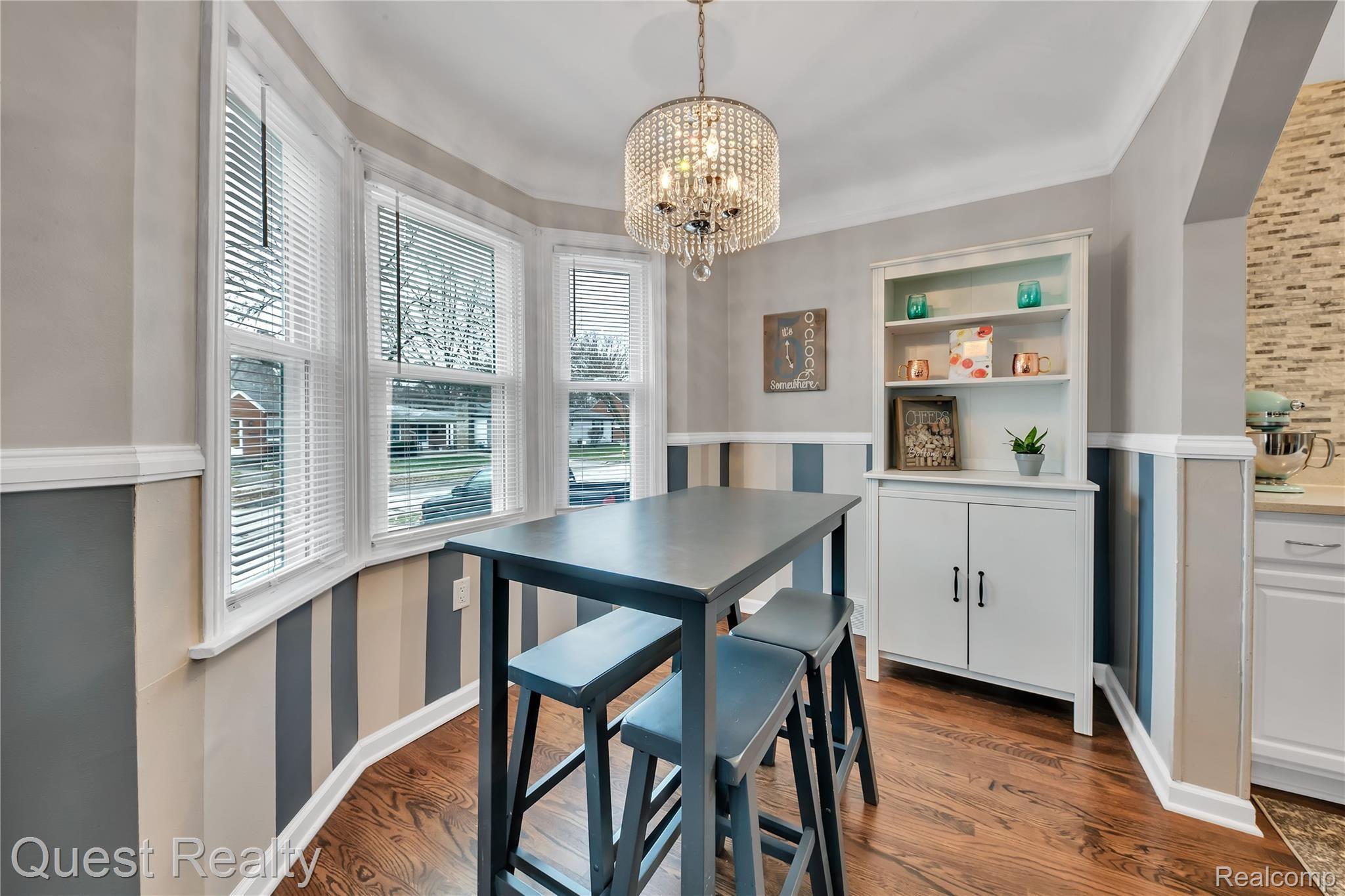1974 Hampton Road Grosse Pointe, MI 48236 - Photo 5 of 28 1974 Hampton - HD Drone photography-14.jpg