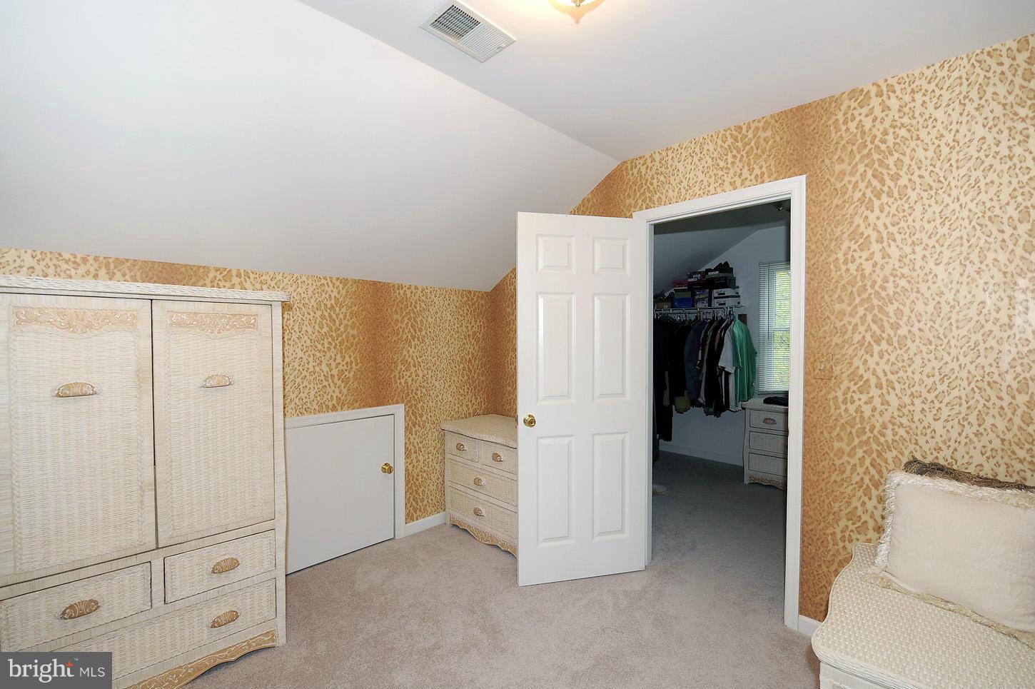 2853 Thornbrook Road Ellicott City, MD 21042 - Photo 14 of 26 Master Dressing Room