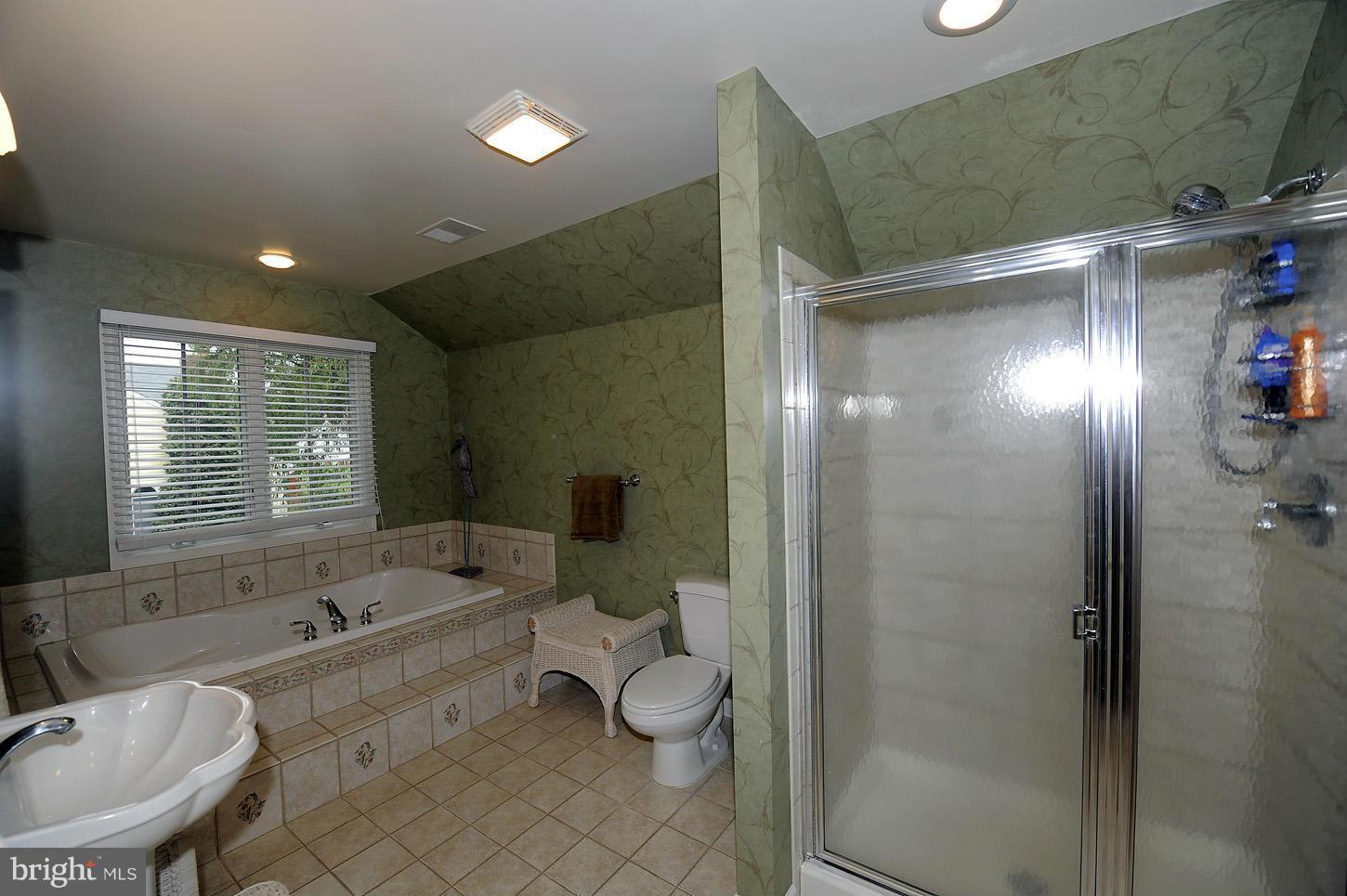 2853 Thornbrook Road Ellicott City, MD 21042 - Photo 16 of 26 Bath (Master)