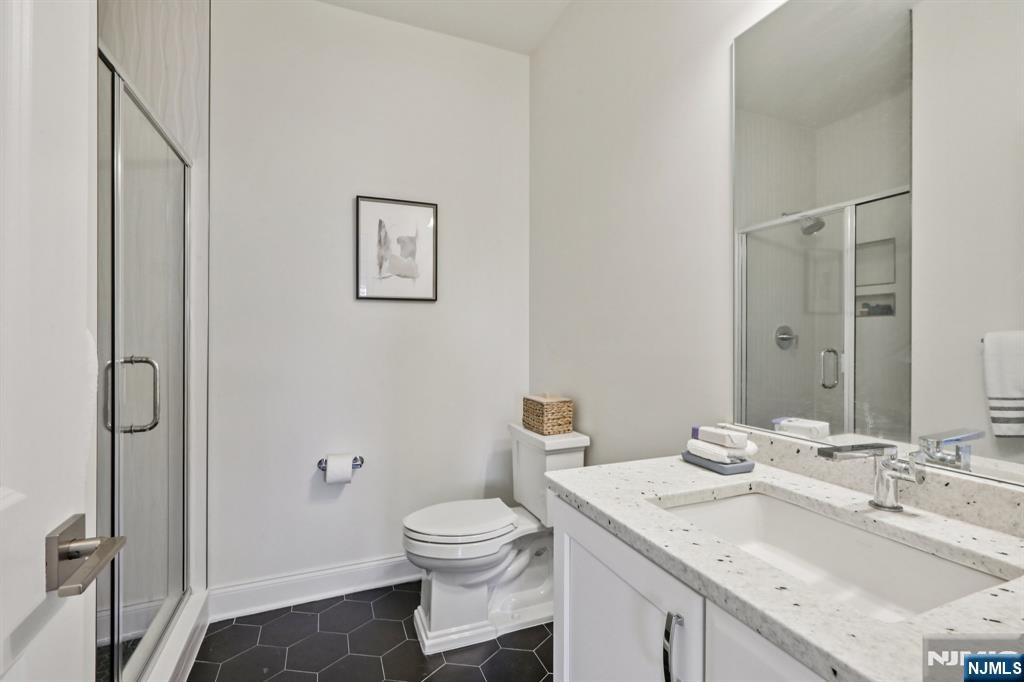 22 Woodmere Road Upper Saddle River, NJ 07458 - Photo 19 of 40