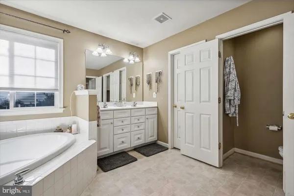 $939,000 | 173 Autumn Wind Court, Warrenton, VA 20186