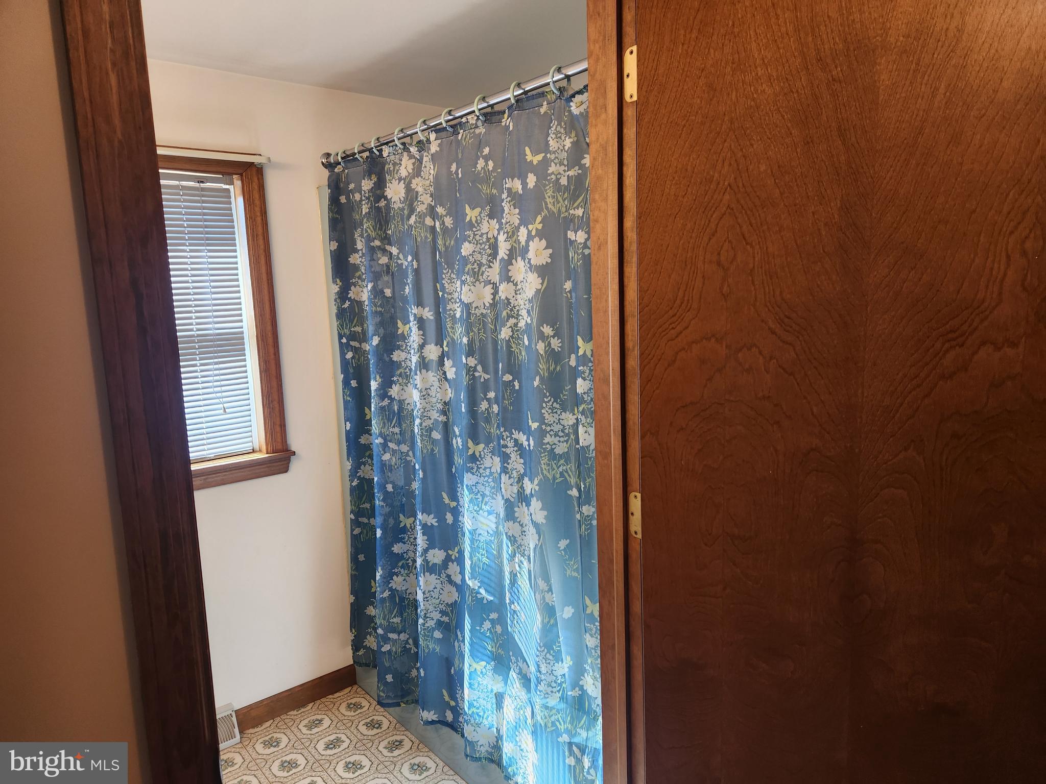 236 Pittsburg Valley Road Conestoga, PA 17516 - Photo 36 of 75 a bathroom with a shower curtain