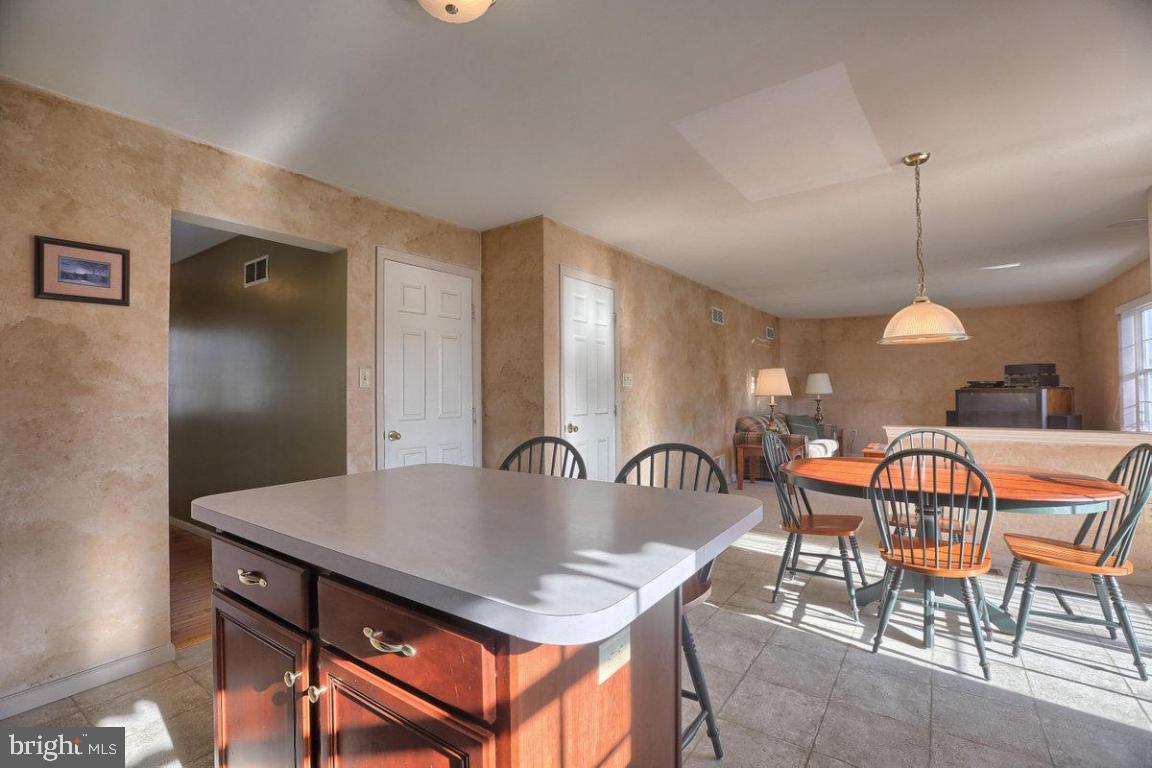 205 Andover Lane Lititz, PA 17543 - Photo 5 of 35