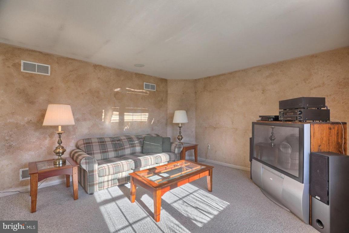 205 Andover Lane Lititz, PA 17543 - Photo 9 of 35