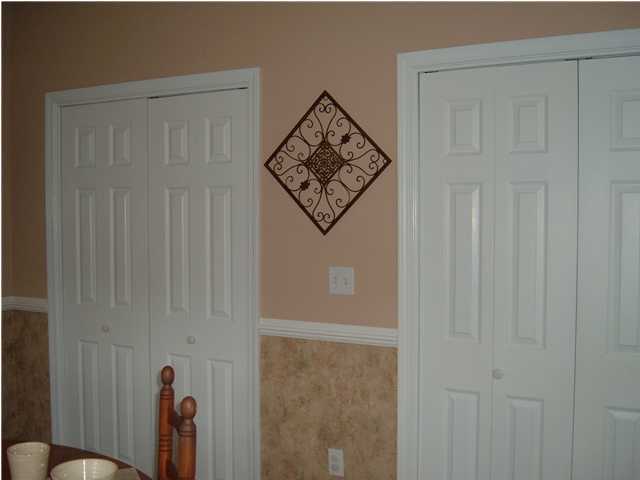 4445 Antioch Road Crestview, FL 32536 - Photo 6 of 10 a view of a hallway