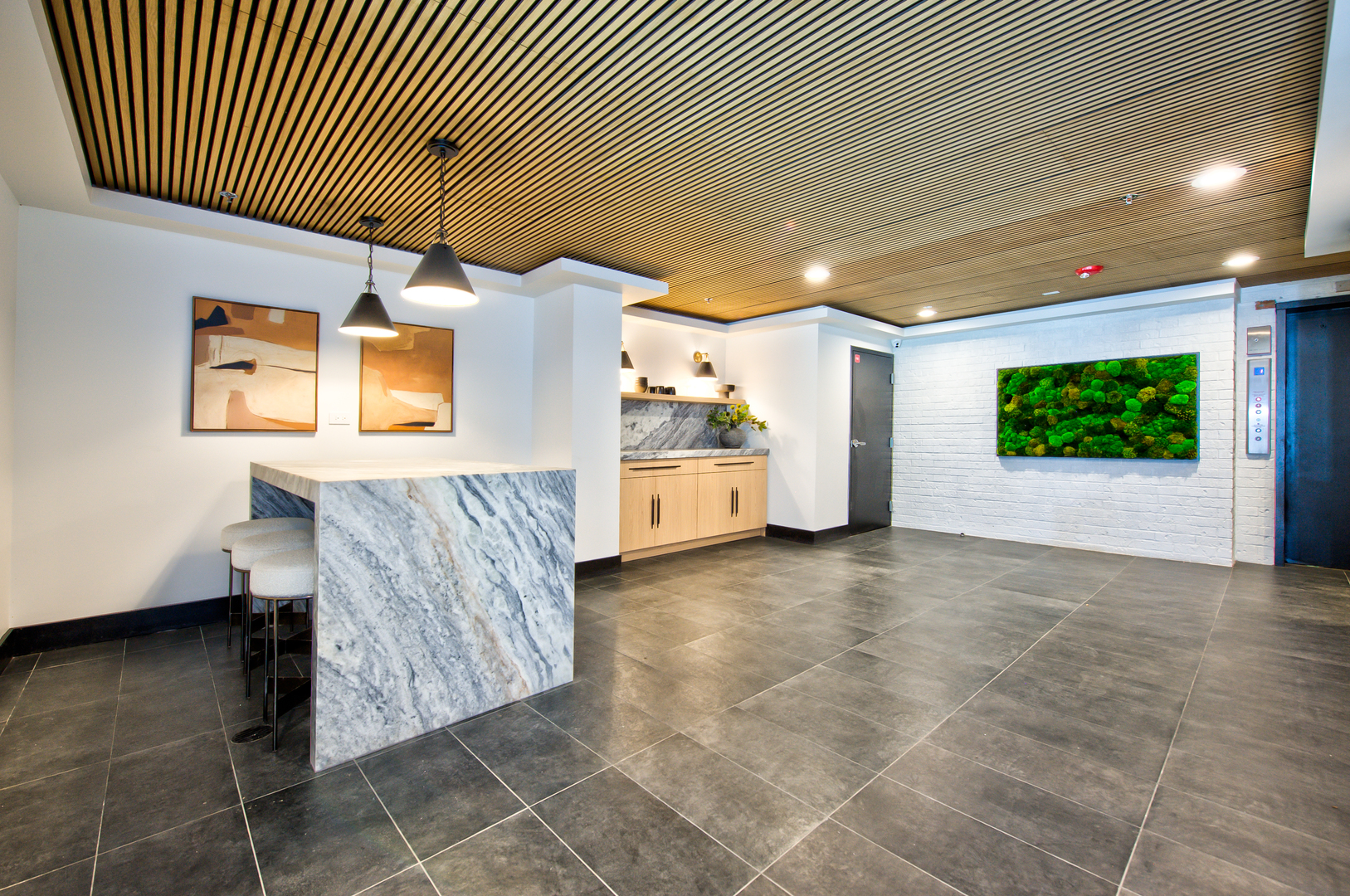 9396 Landings Lane, Unit 307 Des Plaines, IL 60016 - Photo 3 of 29