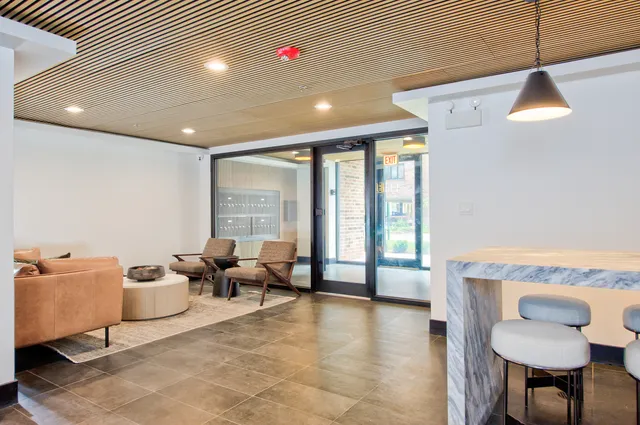 $374,900 | 9396 Landings Lane, Unit 307, Des Plaines, IL 60016