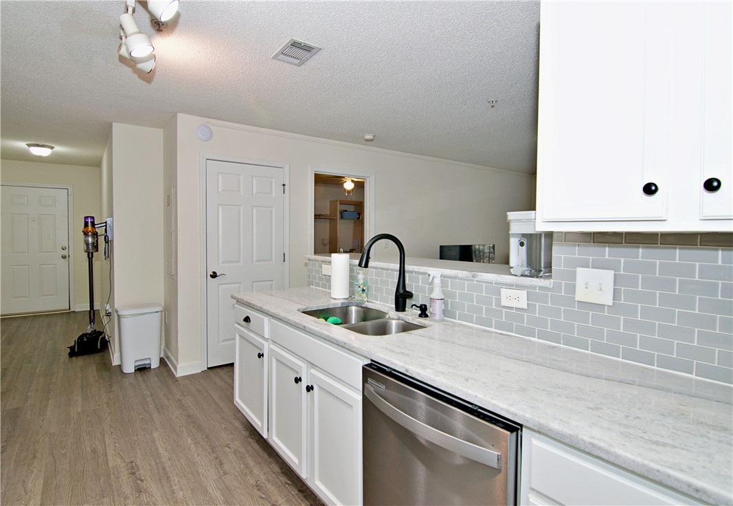 302 Harts Cove Way Seneca, SC 29678 - Photo 11 of 42