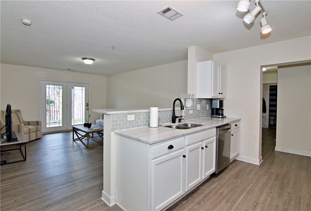 302 Harts Cove Way Seneca, SC 29678 - Photo 12 of 42