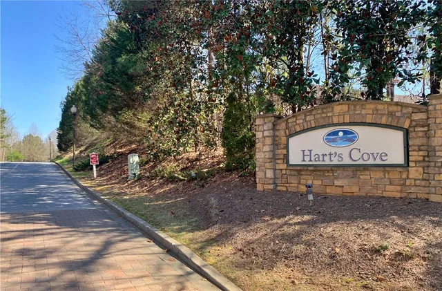 $280,000 | 302 Harts Cove Way, Seneca, SC 29678