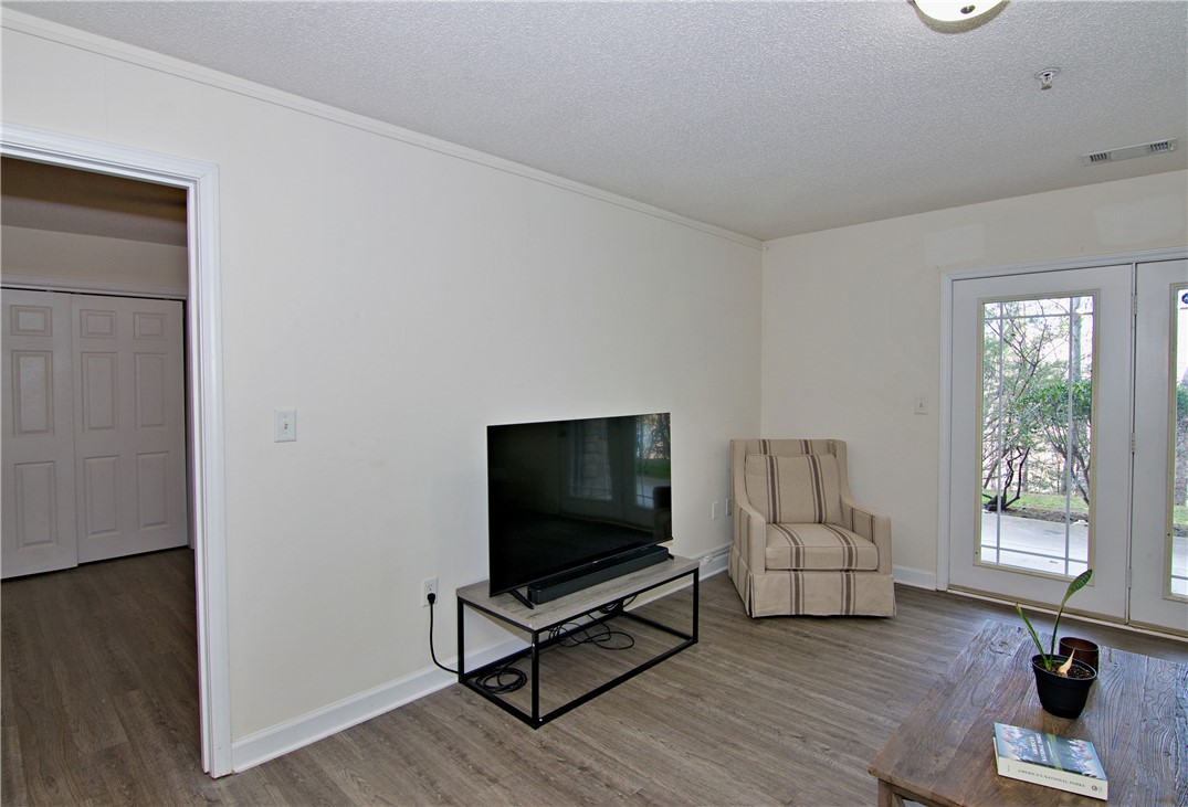 302 Harts Cove Way Seneca, SC 29678 - Photo 7 of 42