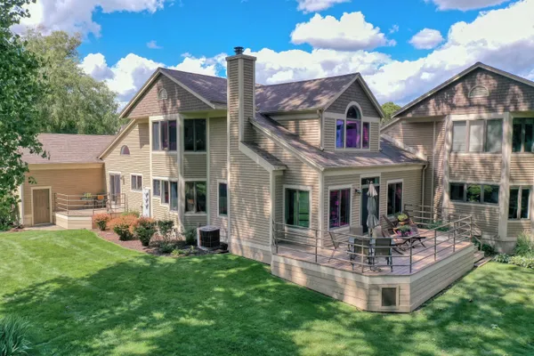 $900,000 | W304-n2356 North Westwind Drive, Unit 6A, Delafield, WI 53072
