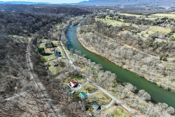 $474,900 | 4551 Grove Hill River Road, Shenandoah, VA 22849