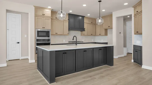 $799,900 | 31519 Bluebell Avenue, Fulshear, TX 77423