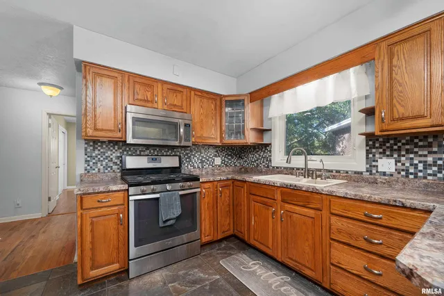 $220,000 | 202 5th Street, Matherville, IL 61263