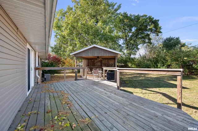 $220,000 | 202 5th Street, Matherville, IL 61263