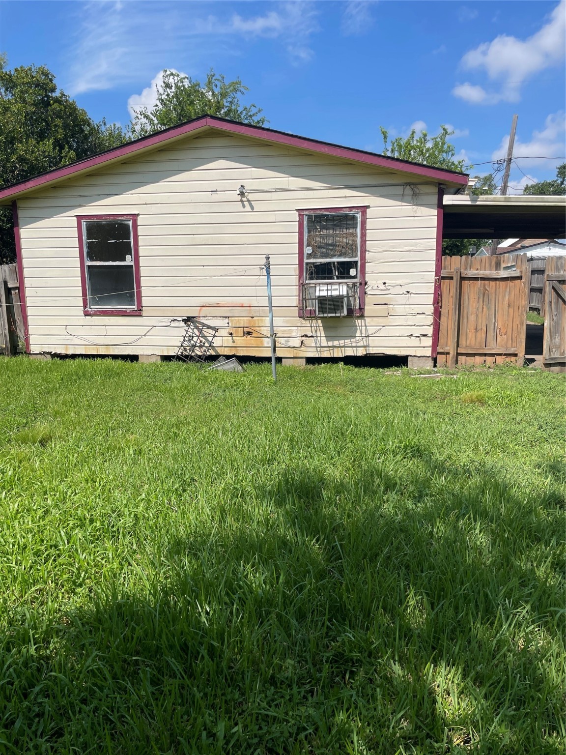 2308 Russell Street Houston, TX 77026 - Photo 3 of 10