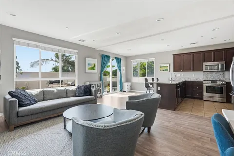 $975,000 | 12001 Jackson Square Court, Hawthorne, CA 90250