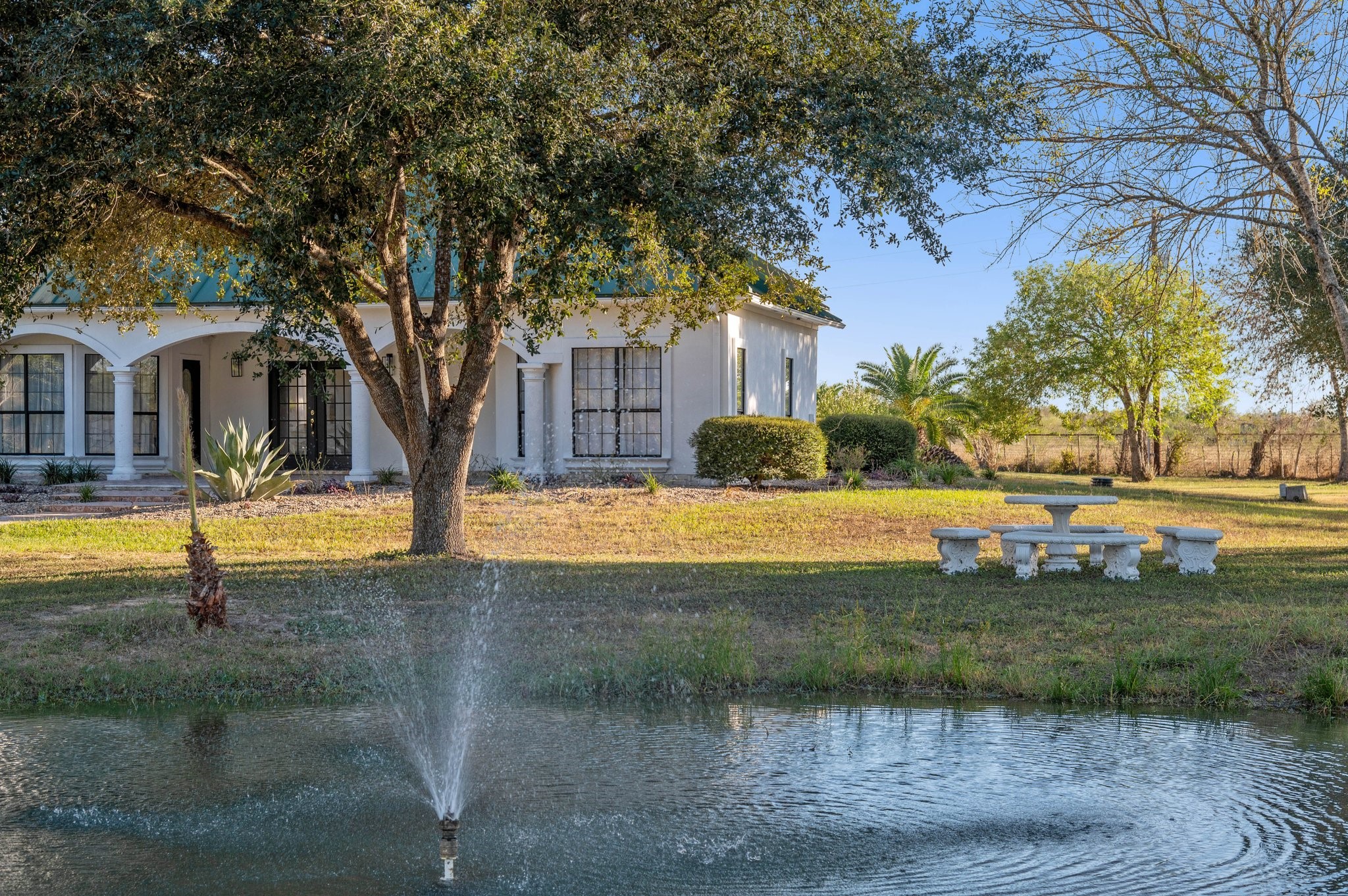 968 Tate Road Victoria, TX 77904 - Photo 4 of 40