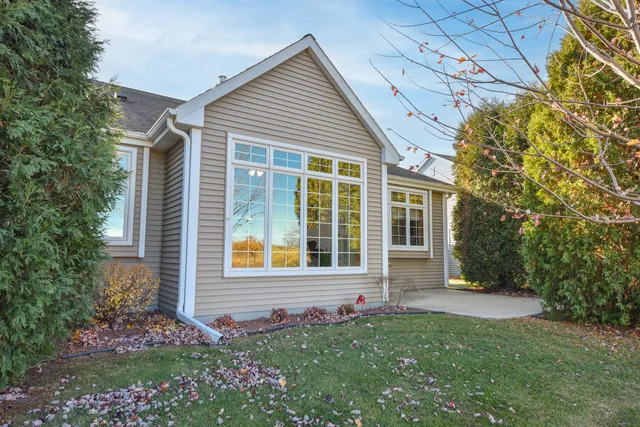 $450,000 | 2436 Caribou Lane, Grafton, WI 53024