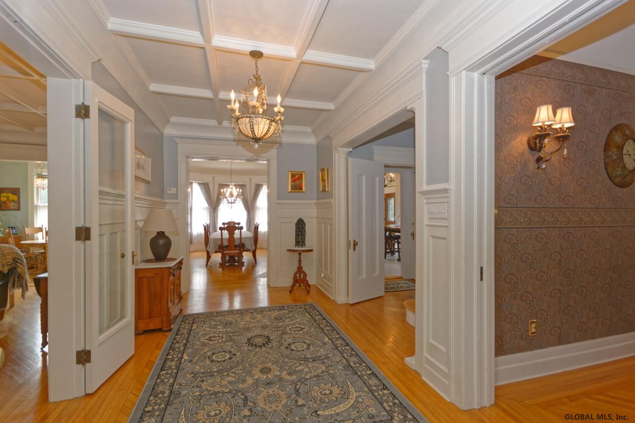 8 Douglas Road Schenectady, NY 12308 - Photo 7 of 55 Photo 7