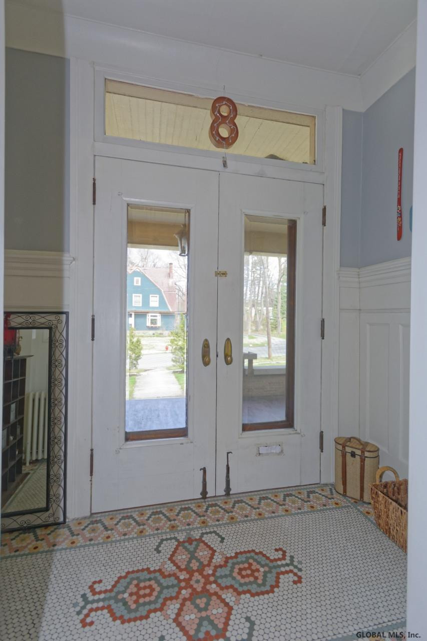 8 Douglas Road Schenectady, NY 12308 - Photo 9 of 55 Photo 9