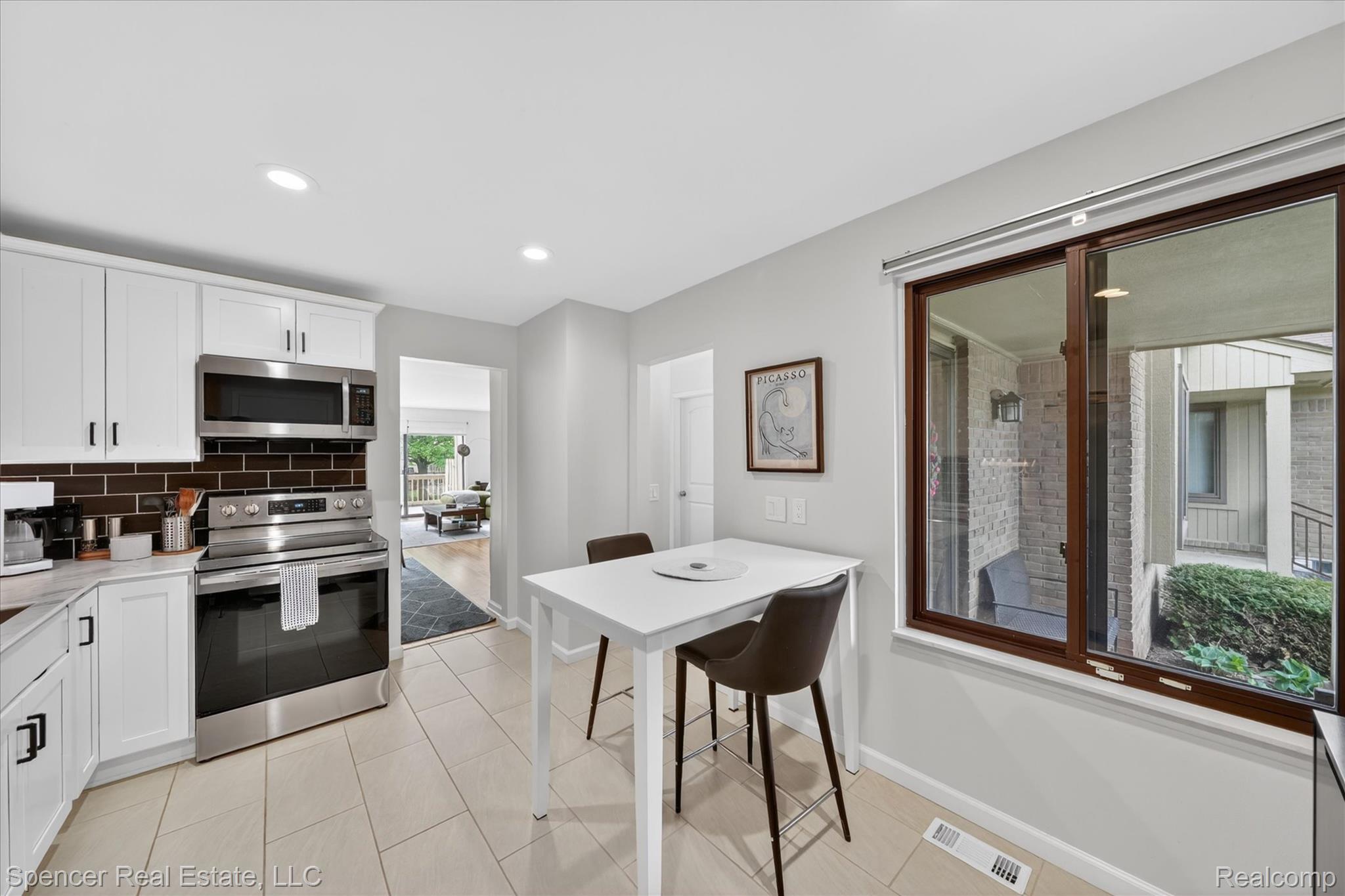 537 Tennyson Rochester, MI 48307 - Photo 14 of 35 15-537-Tennyson-Rochester-Hills-Windowstill.jpg