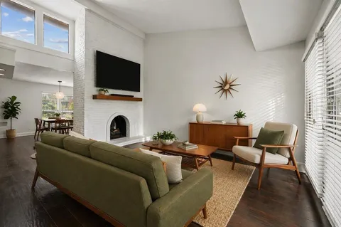 $309,900 | 5916 Sandhurst Lane, Unit 233, Dallas, TX 75206