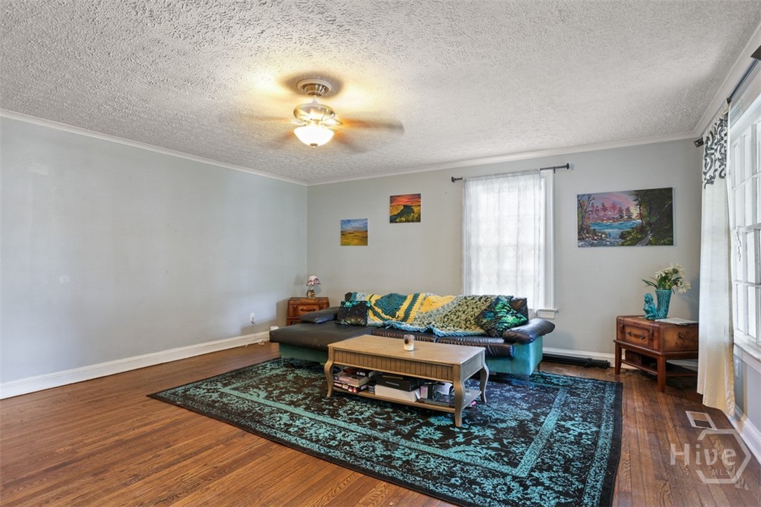 526 R Durant Avenue Savannah, GA 31404 - Photo 10 of 35