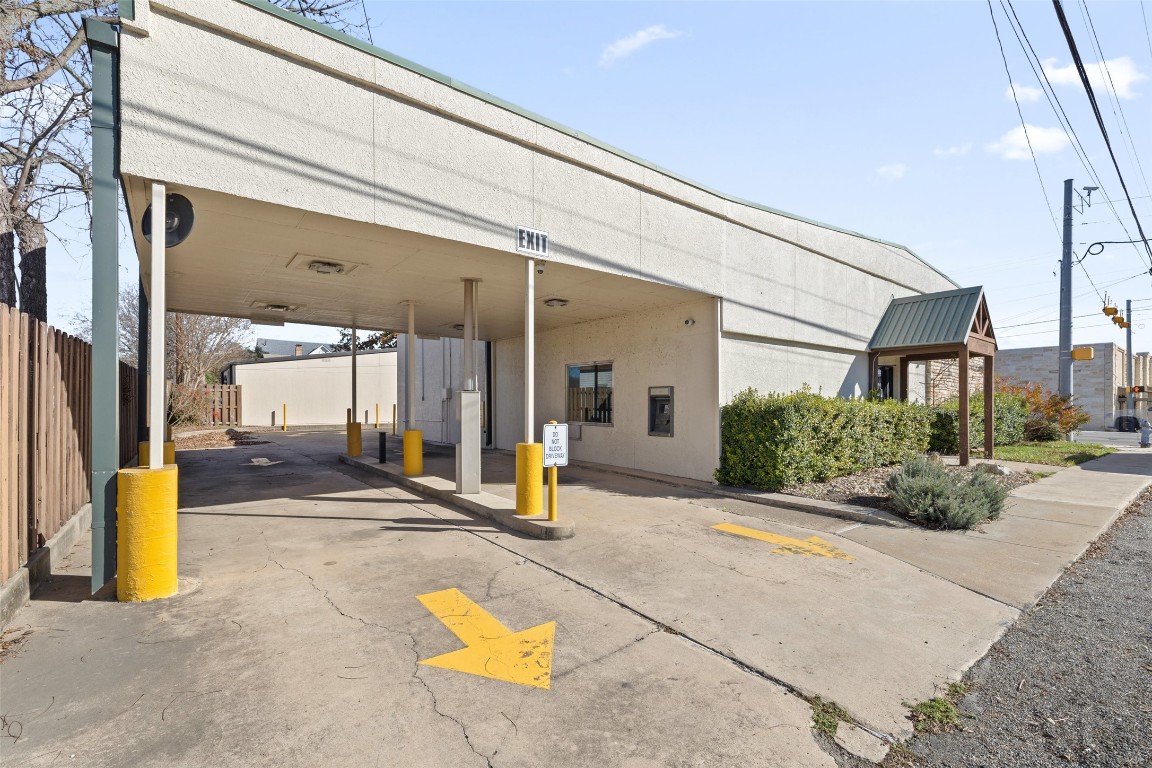 401 Main Street Blanco, TX 78606 - Photo 31 of 36 a view of a building with sitting area