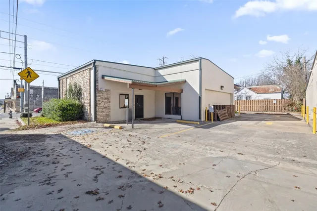 $600,000 | 401 Main Street, Blanco, TX 78606