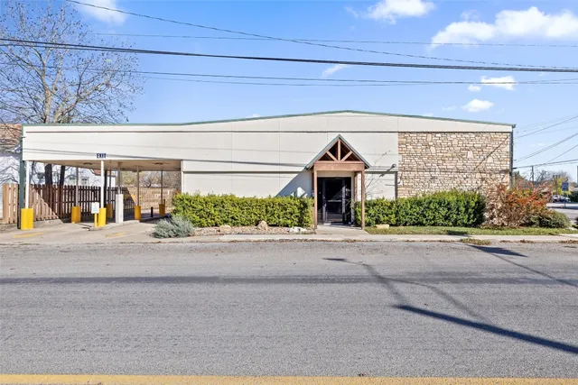 $600,000 | 401 Main Street, Blanco, TX 78606