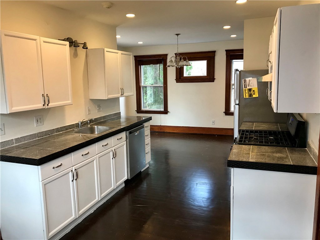 172 Great Road North Smithfield, RI 02896 - Photo 8 of 26