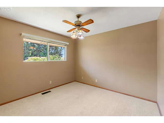 $879,000 | 30700 South S Highway, Canby, OR 97013