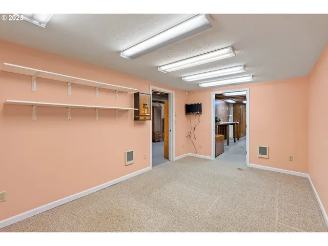 $879,000 | 30700 South S Highway, Canby, OR 97013