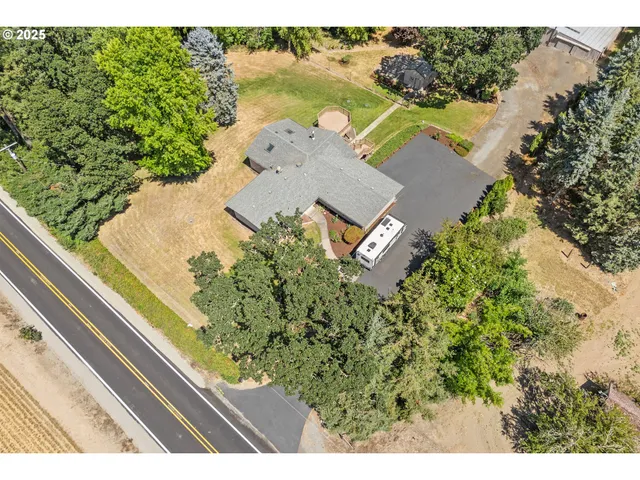 $879,000 | 30700 South S Highway, Canby, OR 97013